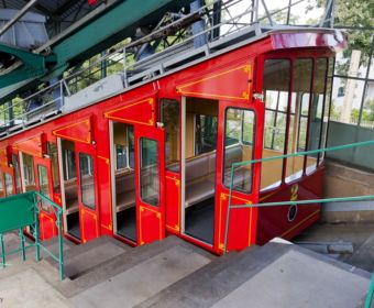 Dresdner Schwebebahn in Loschwitz