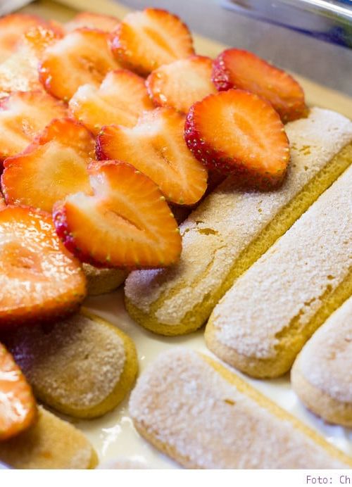 leichtes Rhabarber-Erdbeer-Tiramisu