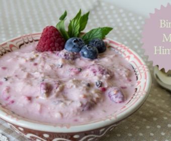 Rezept hausgemachtes Bircher Müsli mit Himbeeren