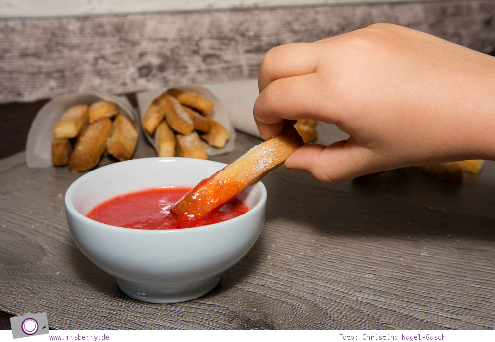 Sweet Table - 5 tolle Rezepte zum Kindergeburtstag: süße Pommes mit Erdbeer-Ketchup und Vanille-Majo