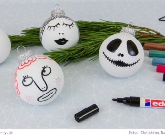Weihnachtsdeko DIY: Weihnachtskugeln selbst bemalen