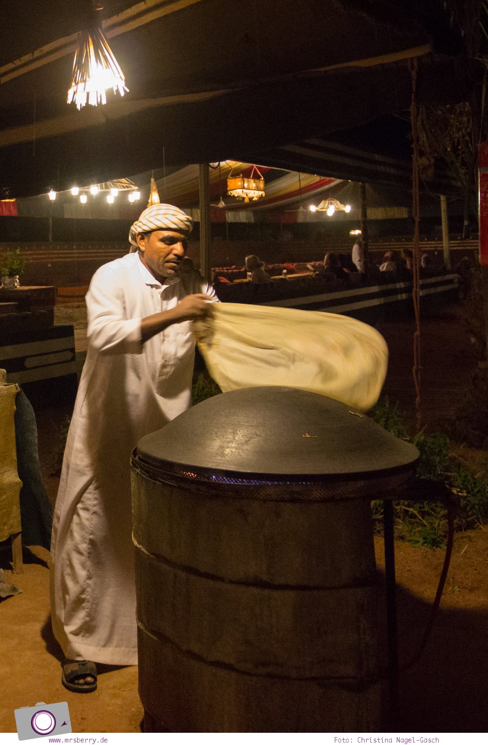 Rundreise Jordanien - ein Reisebericht: Besouinen Barbecue "Zarb" im Wadi Rum