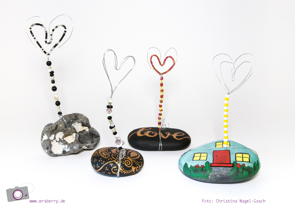 Kartenhalter aus Steinen und Draht basteln - ein DIY zum Muttertag, als Tischkartenhalter oder Bilderhalter
