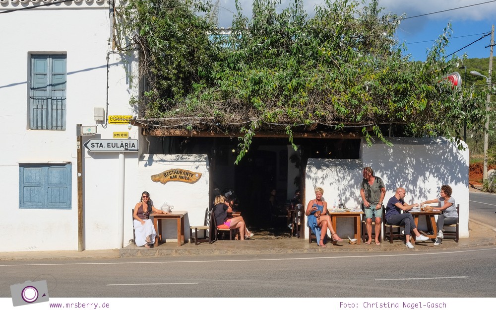 Ibiza mit Kindern - Reisebericht mit Tipps für die Region Santa Eularia: Legendäre Bar Anita in Sant Carles