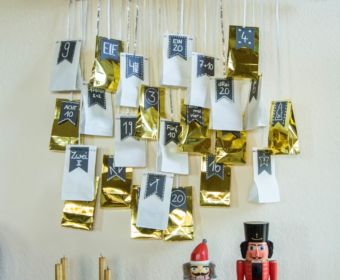 DIY: Adventskalender zum Aufhängen – und 12 Ideen zum Adventskalender füllen