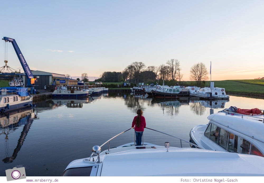 Hausbooturlaub in Frankreich: aus dem Rhein-Marne-Kanal in Elsass-Lothringen | Unser Hausboot im Hafen von Niderviller.