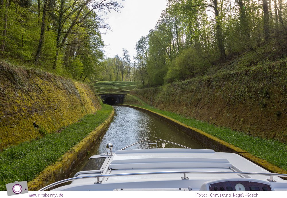 Hausbooturlaub in Frankreich: aus dem Rhein-Marne-Kanal in Elsass-Lothringen | Fahrt durch den Tunnel Niderviller und Tunnel Arzviller.