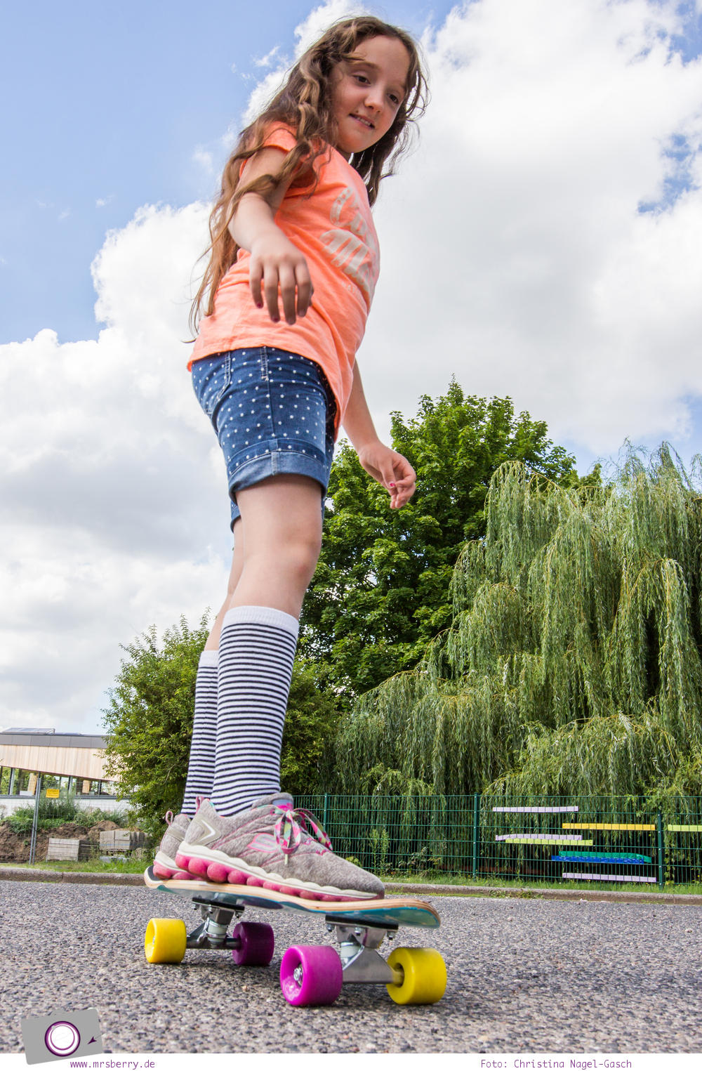 Outdoor Spaß mit Hudora - das wendige Skateboard Cruiser Skate Wonders für Mädchen im MrsBerry Test