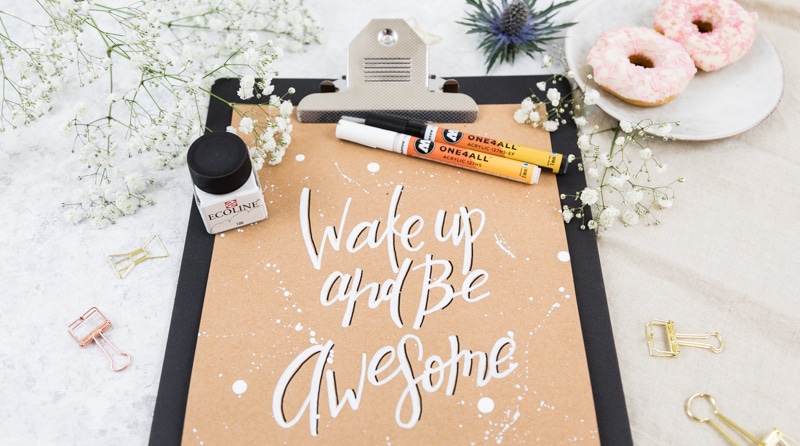 Lettering: Wake Up And Be Awesome als kostenloses Printable