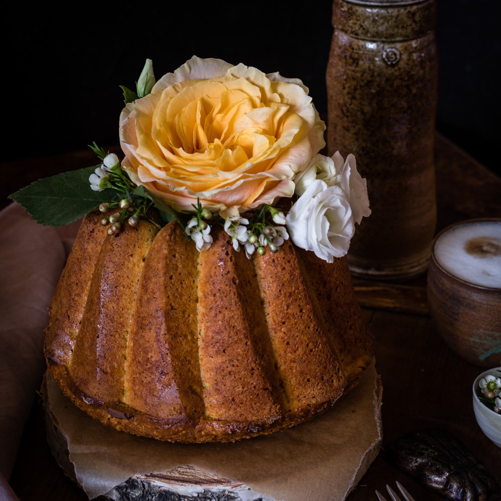 Möhrenkuchen mit Frischkäse Füllung Gugelhupf Rezept Möhrenkuchen mit Frischkäse Füllung Gugelhupf Rezept