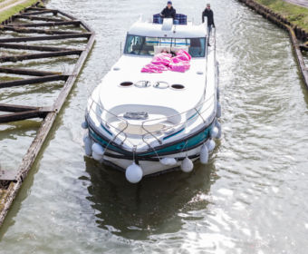 Hausbootferien in Frankreich - Familienurlaub auf dem Hausboot auf dem Rhein-Marne-Kanal in Elsass - MrsBerry Familien-Reiseblog: Schleusen mit dem Hausboot