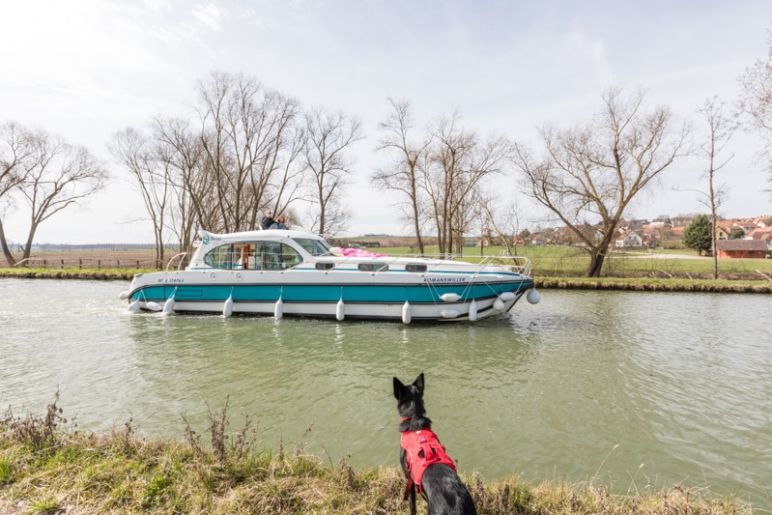 Hausbootferien in Frankreich - Familienurlaub auf dem Hausboot auf dem Rhein-Marne-Kanal in Elsass - MrsBerry Familien-Reiseblog