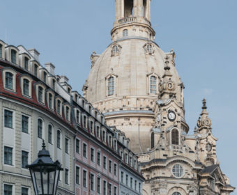 Städtereise Dresden Sehenswürdigkeiten - Die Frauenkirche ist wohl die bekannteste Sehenswürdigkeit in Dresden und liegt im Zentrum der Stadt.