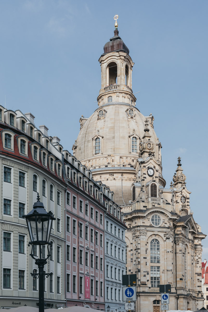 Städtereise Dresden Sehenswürdigkeiten - Die Frauenkirche ist wohl die bekannteste Sehenswürdigkeit in Dresden und liegt im Zentrum der Stadt.