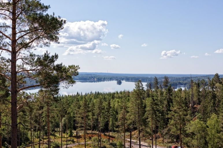 Skandinavien Roadtrip: 3 coole Familienspots in Smaland, Schweden - Abenteuercamp Little Rock Lake - Zipline und andere Outdoor Aktivitäten.