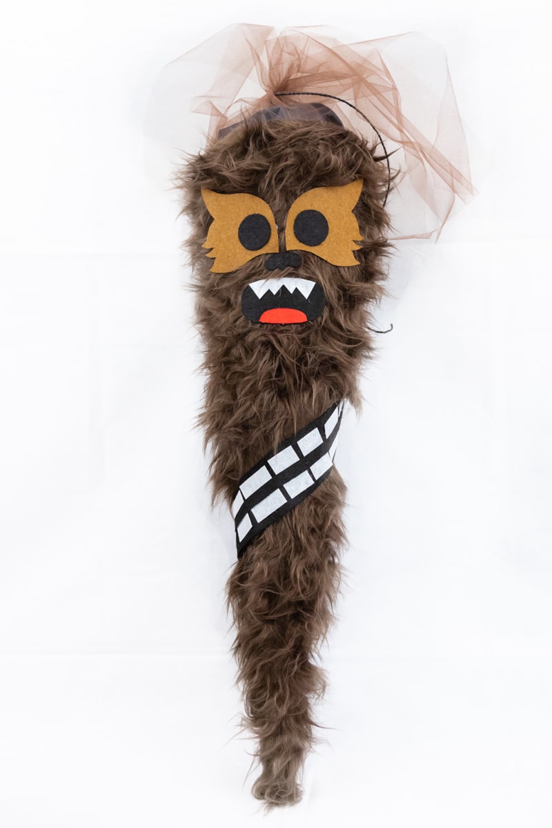STAR WARS Schultüte basteln Chewbacca - eine DIY Idee zu Einschulung und Schulanfang | mit Schritt für Schritt Anleitung zum einfachen Basteln mit Kindern | Eine Idee des MrsBerry DIY-Blog