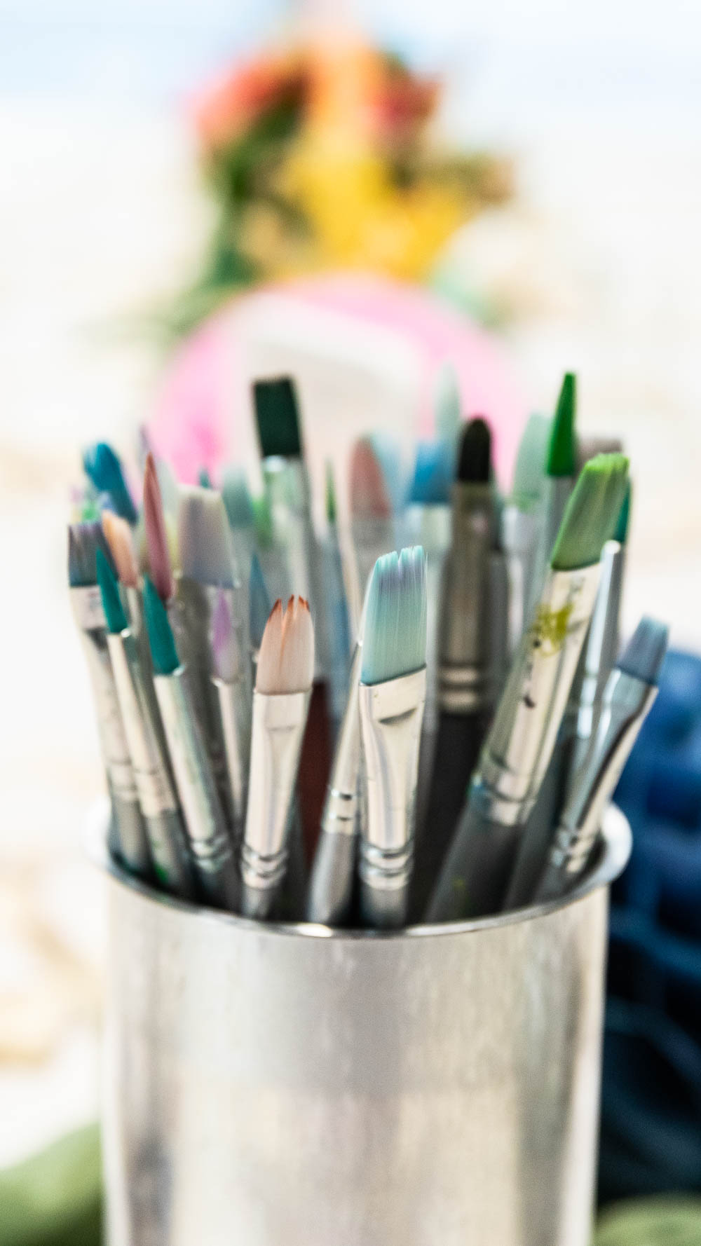 Malkurs Kinder Köln - Acrylmalerei mit vielen Pinseln im MrsBerry Studio